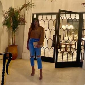 Meet your Posher, Elizabeth